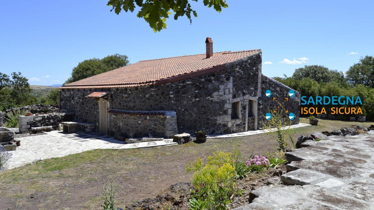 Su Montiju De Sa Falada Manna Apartment